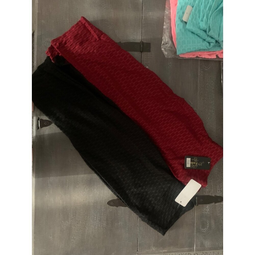 Capri length scunch butt pant